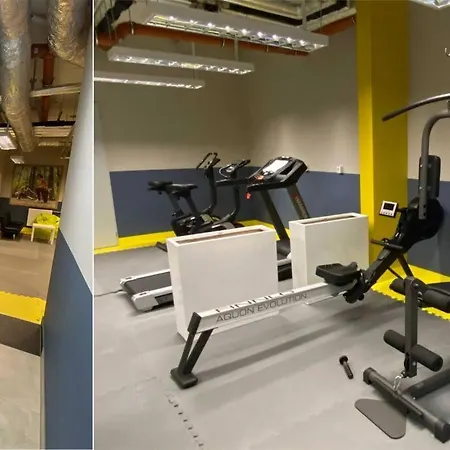 Art Marina Nad Rzeka Z Bezplatnym Parkingiem