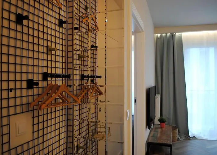 Art Marina Nad Rzeka Z Bezplatnym Parkingiem *