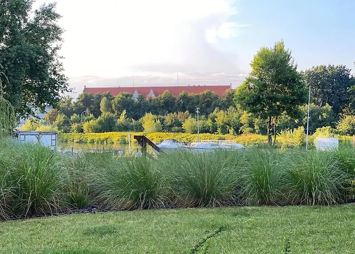 Art Marina Nad Rzeka Z Bezplatnym Parkingiem Apartman