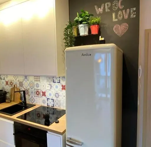 Art Marina Nad Rzeka Z Bezplatnym Parkingiem