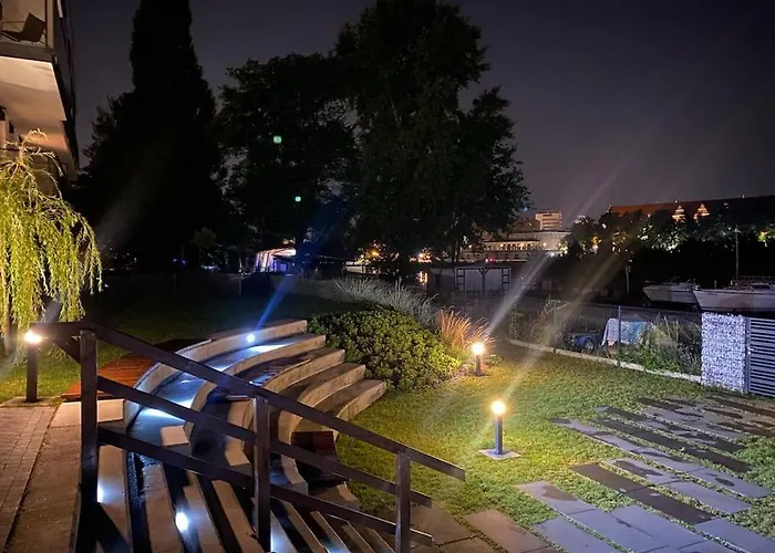 Art Marina Nad Rzeka Z Bezplatnym Parkingiem Apartman