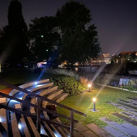 Art Marina Nad Rzeka Z Bezplatnym Parkingiem 아파트