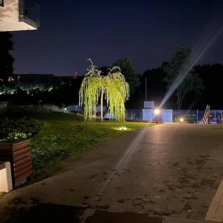 Art Marina Nad Rzeka Z Bezplatnym Parkingiem 브로츠와프