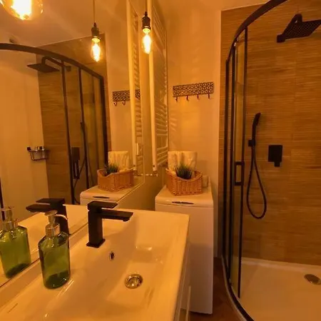 Art Marina Nad Rzeka Z Bezplatnym Parkingiem Apartament *